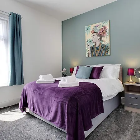 Stylish 3-Bedroom Oasis In Darlington, Sleeps 5 Darlington  Exterior photo