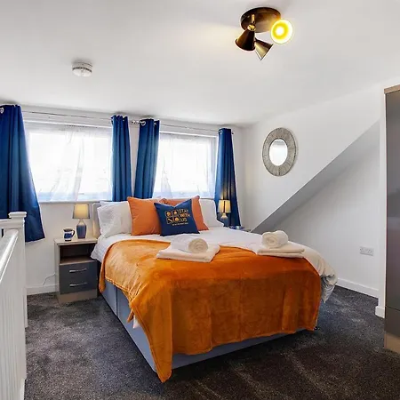 Stylish 3-Bedroom Oasis In Darlington, Sleeps 5 Darlington  Exterior photo