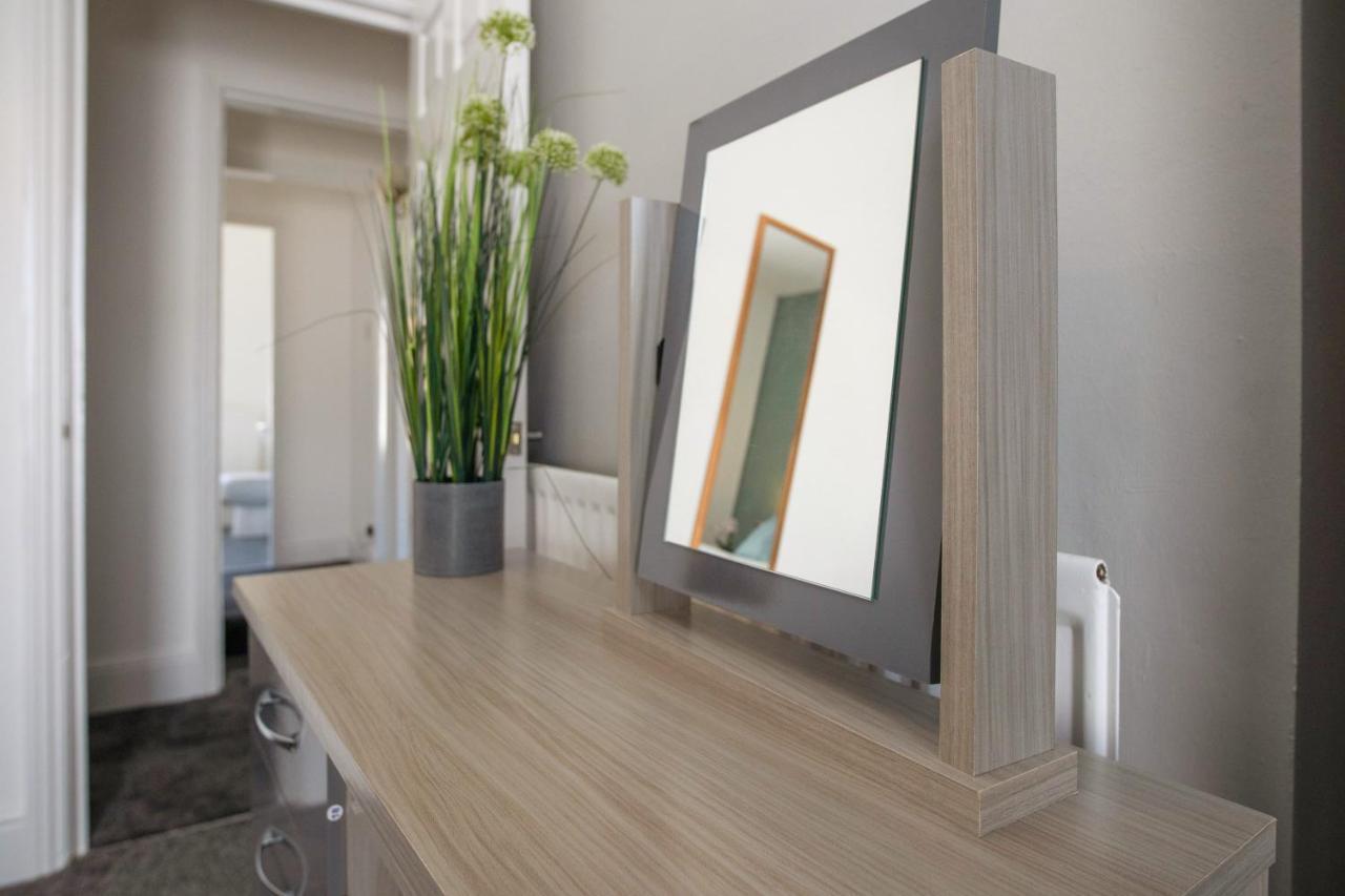Stylish 3-bedroom Oasis In Darlington, Sleeps 5
