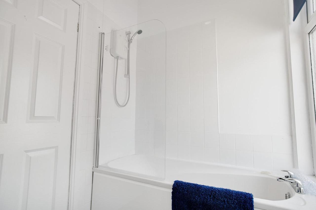 Stylish 3-bedroom Oasis In Darlington, Sleeps 5 Holiday home