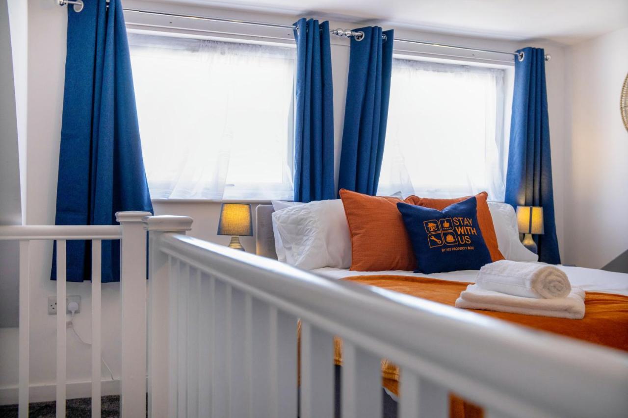 Stylish 3-bedroom Oasis In Darlington, Sleeps 5 Holiday home *
